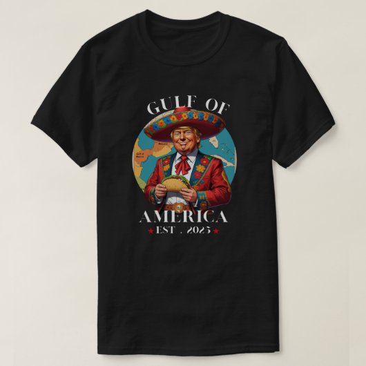 トランプおもしろいシャツ湾アメリカ湾Est 2025 Tシャツ (デザイン正面)