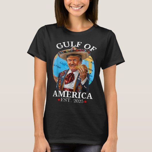 トランプおもしろいシャツ湾アメリカ湾Est 2025 Tシャツ (正面)