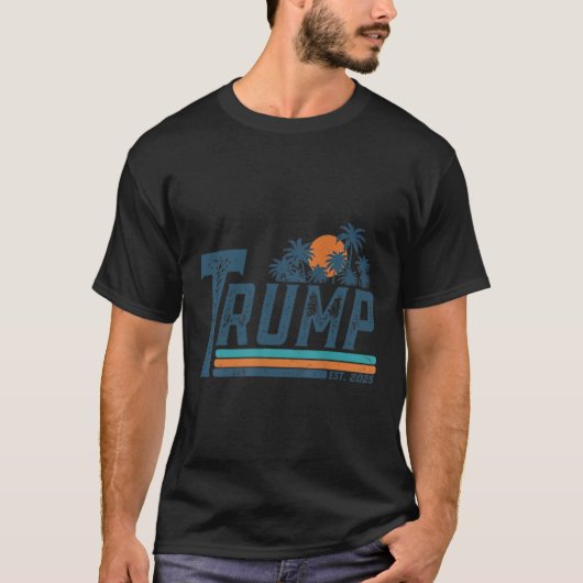 トランプおもしろいシャツGulf Of Us America Est 2025 （2秒） Tシャツ (正面)