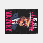 トランプおもしろいバレンタインデーVは勝利トランプの日 フリースブランケット (正面(横))