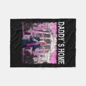 トランプおもしろいピンクダディスホームトランプ2024テイク フリースブランケット (正面(横))