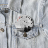 トランプがしたように家にいる 缶バッジ (インサイチュ)