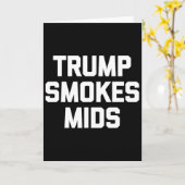 トランプがミッドを吸う - 面白いジョーク 皮肉なユーモア カード (黄色い花)