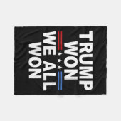 トランプが勝った – 我々は全て2024年米国国旗トランプが勝った フリースブランケット (正面(横))