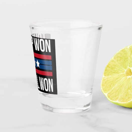 トランプが勝利した我々は全て勝った2024米国国旗トランプが勝利 ショットグラス (右)