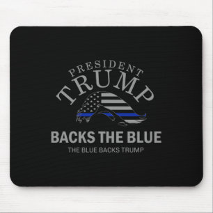 トランプが青い薄い青いラインの旗をチェック 警察を支援 マウスパッド