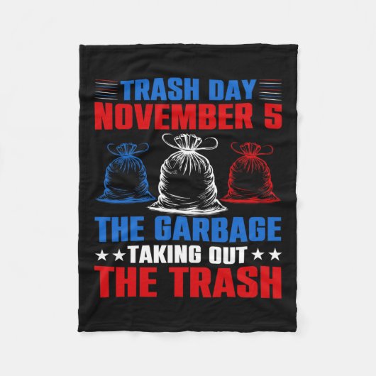 トランプごみの日11月5日ごみの取り出し フリースブランケット (正面)