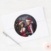 トランプと妻「誰が与えF*ck」クリスマス ラウンドシール (封筒)