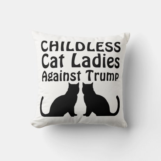 トランプに対する子どものいない猫の女性たち クッション (正面)