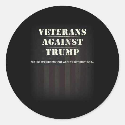 トランプに対する退役軍人 – 抗議 ラウンドシール (正面)
