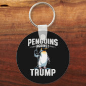 トランプに抵抗するペンギンたち - ペンギン税を作ろう F キーホルダー (正面)