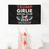 トランプのお嬢さん社交クラブの弓形選挙 横断幕 (インサイチュ)