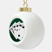 トランプのポーカーハンド – フラッシュ – スペードスーツ セラミックボールオーナメント (右)