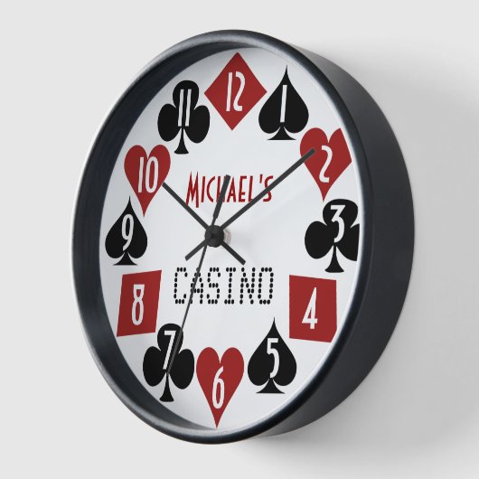 トランプのポーカールームカジノスーツカスタマイズ可能な名前文字 壁時計 (傾斜)