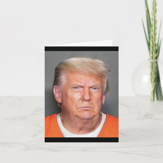 トランプのムグショット カード (正面)
