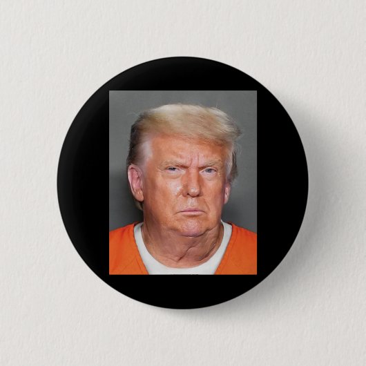 トランプのムグショット 缶バッジ (正面)