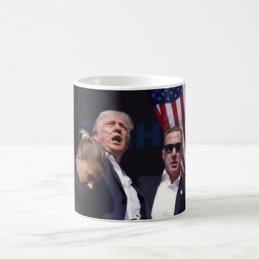 トランプの勝利の波：アメリカマグのための戦い コーヒーマグカップ (中央)