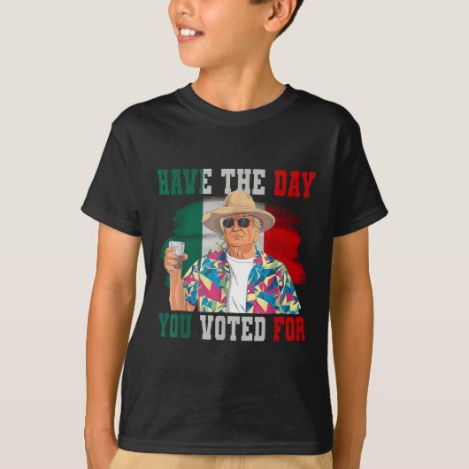 トランプの政治に投票した日おもしろいがある Tシャツ (正面)
