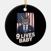 トランプの髪の猫 スーツを着たアメリカ国旗 9つの命 セラミックオーナメント (正面)