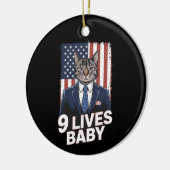 トランプの髪の猫 スーツを着たアメリカ国旗 9つの命 セラミックオーナメント (左)