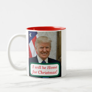 トランプはクリスマスコーヒーマグの家になる ツートーンマグカップ