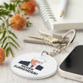 トランプはマグのショットを決して降伏しない キーホルダー (正面右)