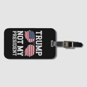 トランプは私の大統領ではない 反トランプ ラゲッジタグ (正面横)