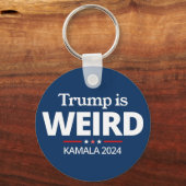 トランプは風変わり、アンチおもしろいトランプ、2024カマラ キーホルダー (正面)