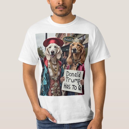 トランプはDEI政治的でなければならない Tシャツ (正面)