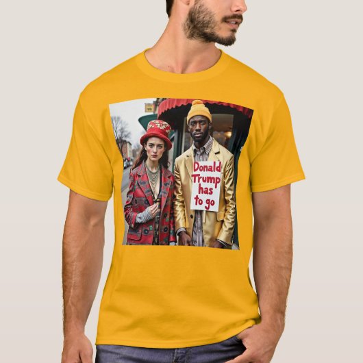 トランプはDEI政治的でなければならない Tシャツ (正面)