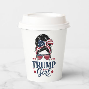 トランプガールお団子ヘア トランプ 2024年選挙 アメリカ 紙コップ