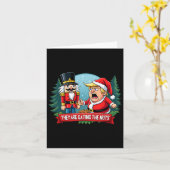 トランプサンタクロースとナチュクラッカー、彼らはナッツを食べている カード (黄色い花)