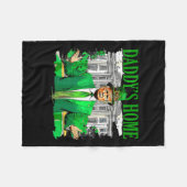 トランプダディズホームホワイトハウスSt patricks day2025 フリースブランケット (正面(横))