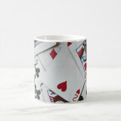 トランプトランプのポーカーゲームズクイーンキング コーヒーマグカップ (中央)