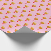 トランプヘアレッド絵文字 – ピンク ラッピングペーパー (角)