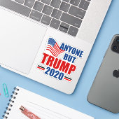 トランプ以外の誰でも2020選挙 シール (ノートパソコンとiPhone)