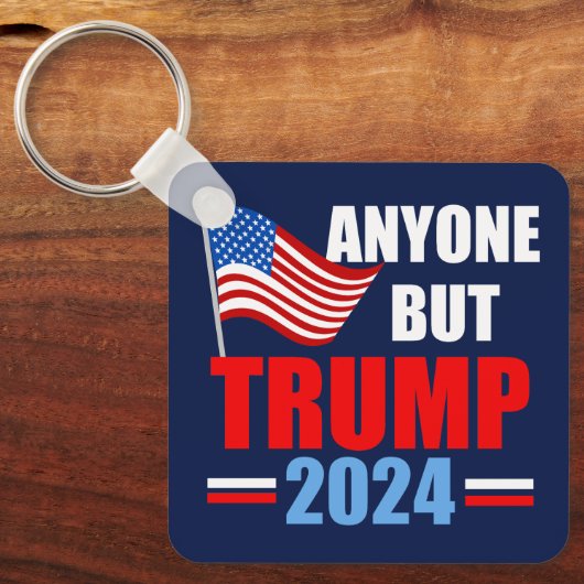 トランプ以外の誰もが2024政治的おもしろい青 キーホルダー (正面)