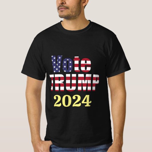トランプ共和党大統領2024年アメリカ素晴らしに投票 Tシャツ (正面)