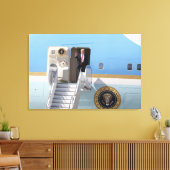 トランプ大統領が空軍1に降り立つ キャンバスプリント (インサイチュ (リビング))