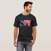 トランプ大統領は安全なトランプの腕を上げる瞬間 Tシャツ (正面フル)