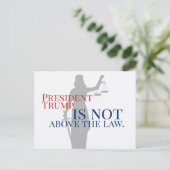 トランプ大統領は法廷女裁判官の上に立たない ポストカード (スタンド正面)
