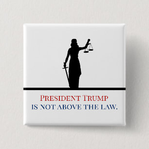 トランプ大統領は法廷女裁判官の上に立たない 缶バッジ