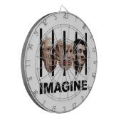 トランプ想像ト、マコネル、ライアンの後ろバー ダーツボード (正面左)