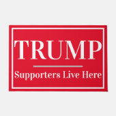 トランプ支持者が住んでい赤と白る ドアマット (正面)