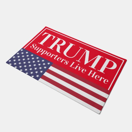 トランプ支持者はここにアメリカ国旗を住んでいる ドアマット (アングル)
