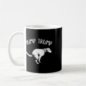 トランプ犬の糞を捨てる コーヒーマグカップ (左)