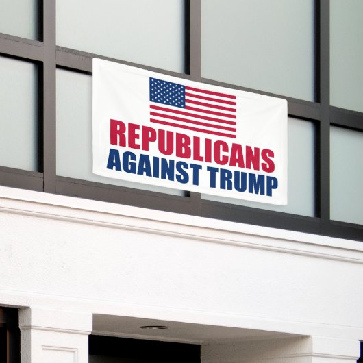 トランプ米国旗に対する共和党員 横断幕 (ビルの外側)