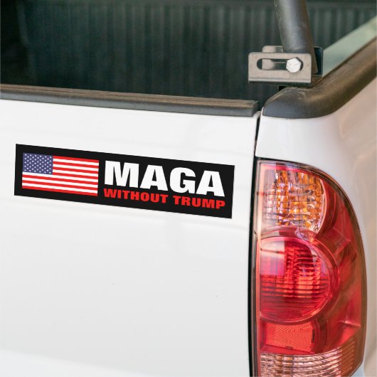 トランプ米国旗のバンパーステッカーなしのMAGA バンパーステッカー (トラック上)
