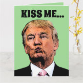 トランプ聖パトリックの日のキスビッグあいさつカード カード (黄色い花)