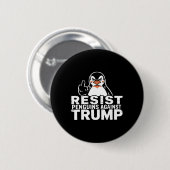 トランプ関税の中指に対してペンギンに抵抗する 缶バッジ (正面&裏面)